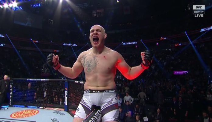 Sergey Spivak stops Greg Hardy in the first round at UFC 272
