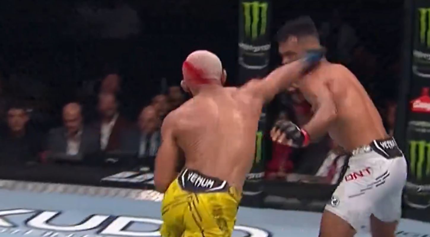 UFC Austin Results Deiveson Figueiredo defeats Rob Font (Highlights)