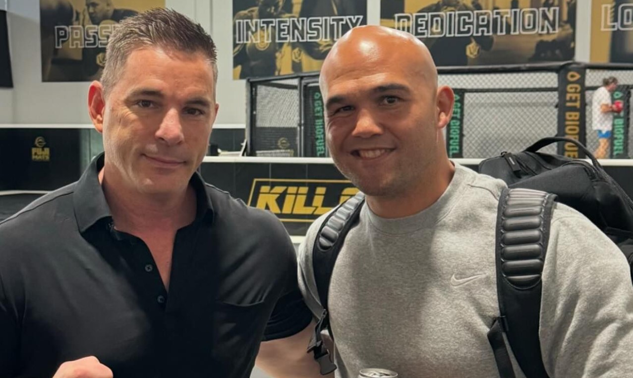 Fight fans react after UFC legend Robbie Lawler is spotted with BKFC ...