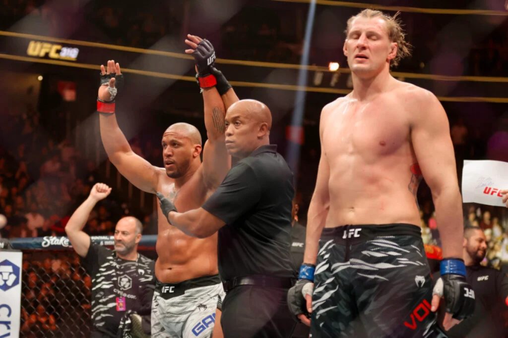 Alexander Volkov sounds off following controversial loss to Ciryl Gane ...